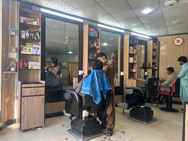 Barber at Home - Maskeeter Saloon, Quetta Cantt 