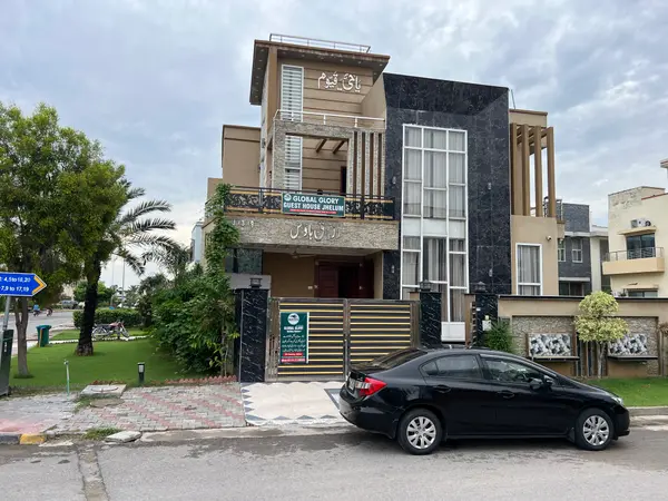 Global Glory Luxury Holiday Home — 5 Bedroom in Citi Housing Jhelum 